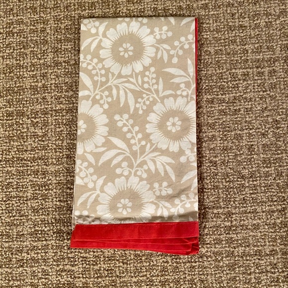NWT Fete 4 Napkins Tan, White, & Red. 100% Cotton. - Picture 2 of 4